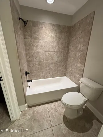 $2,495 | 3153 Fossil Hill Drive, Hernando, MS 38632