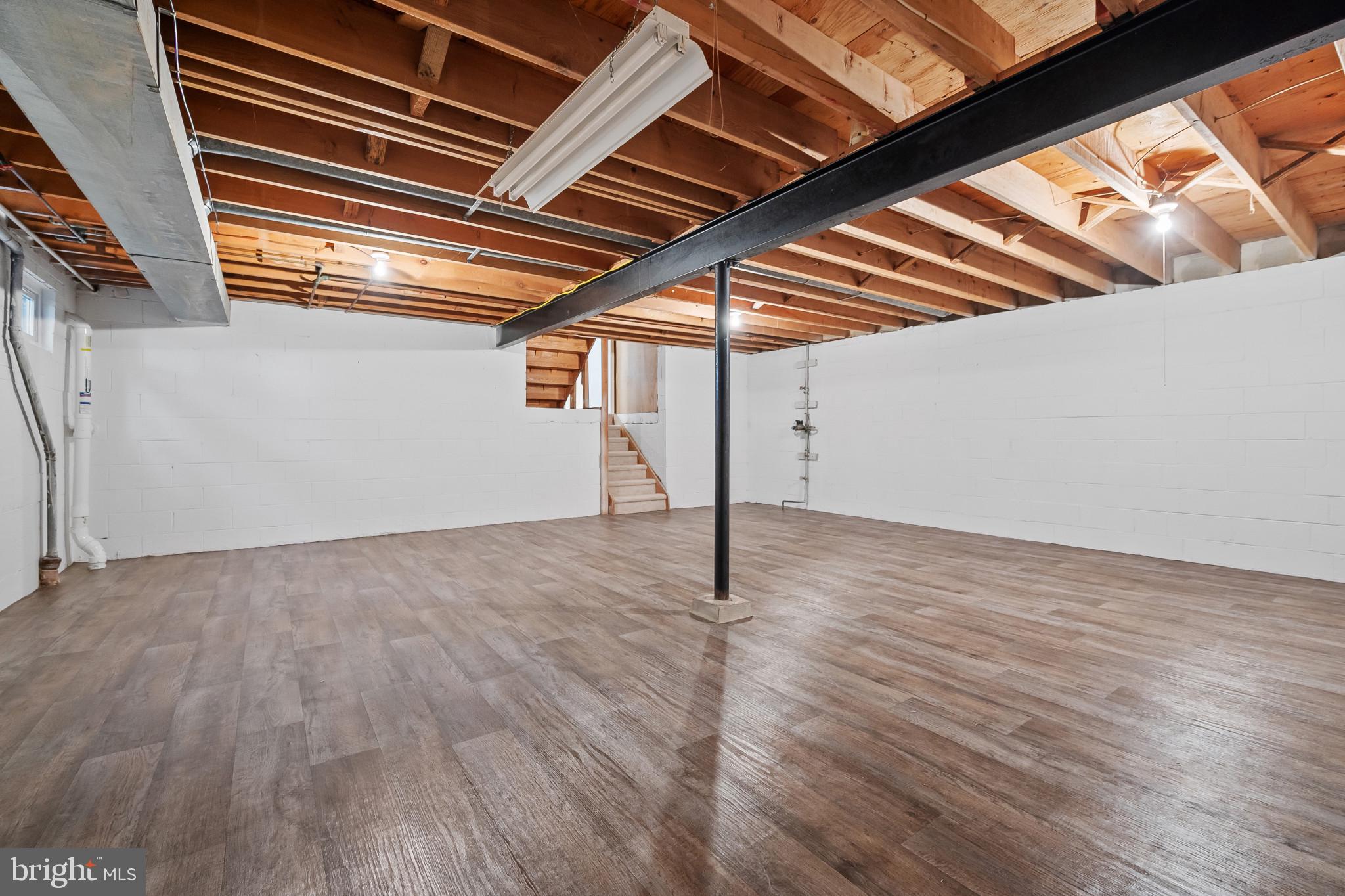 19420 Olney Mill Road Olney, MD 20832 - Photo 31 of 44 a view of a room with wooden floor