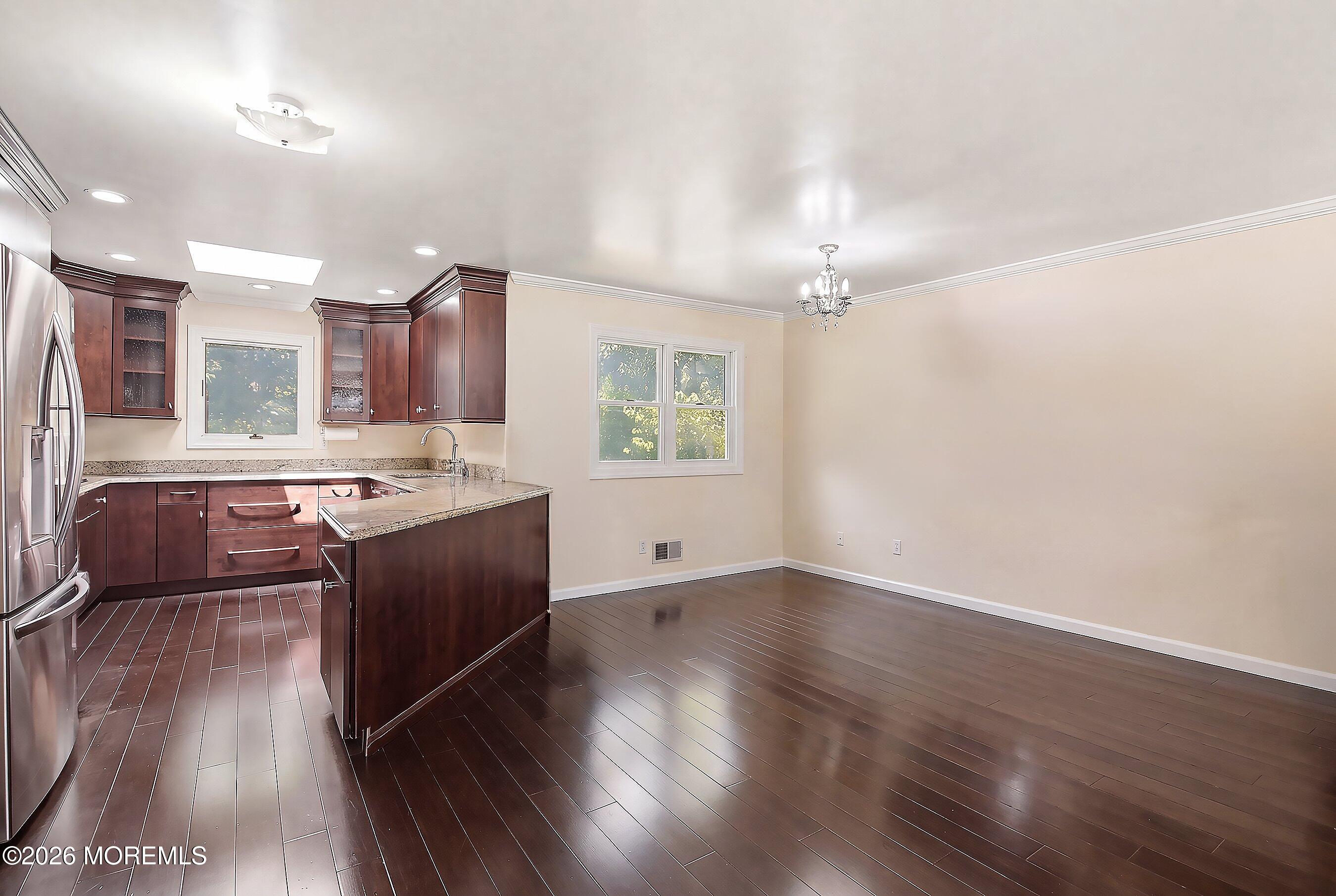 29 Brian Road Edison, NJ 08817 - Photo 9 of 35 10-Kitchen and Dining