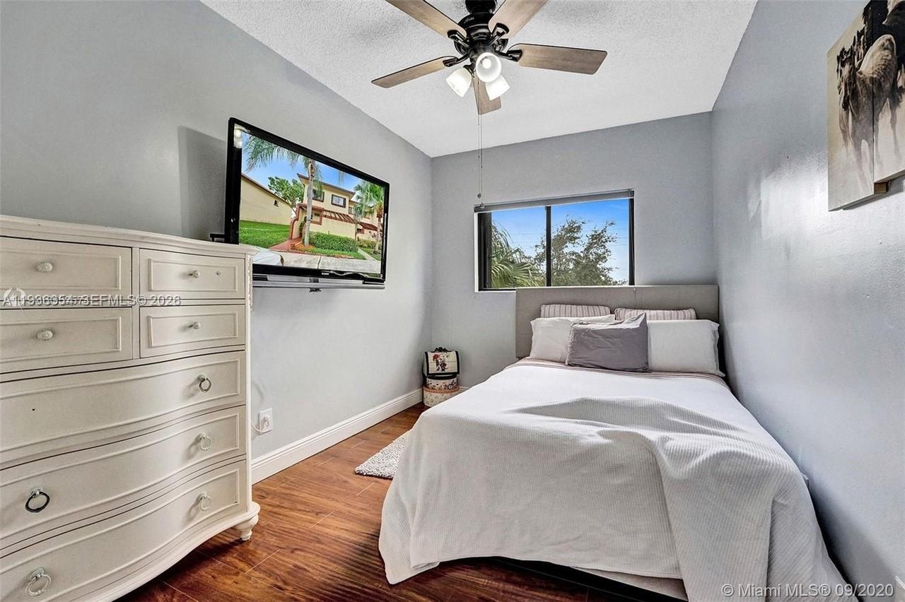 8925 Springtree Lakes Drive Sunrise, FL 33351 - Photo 23 of 38