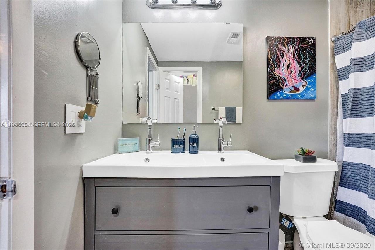 8925 Springtree Lakes Drive Sunrise, FL 33351 - Photo 29 of 38