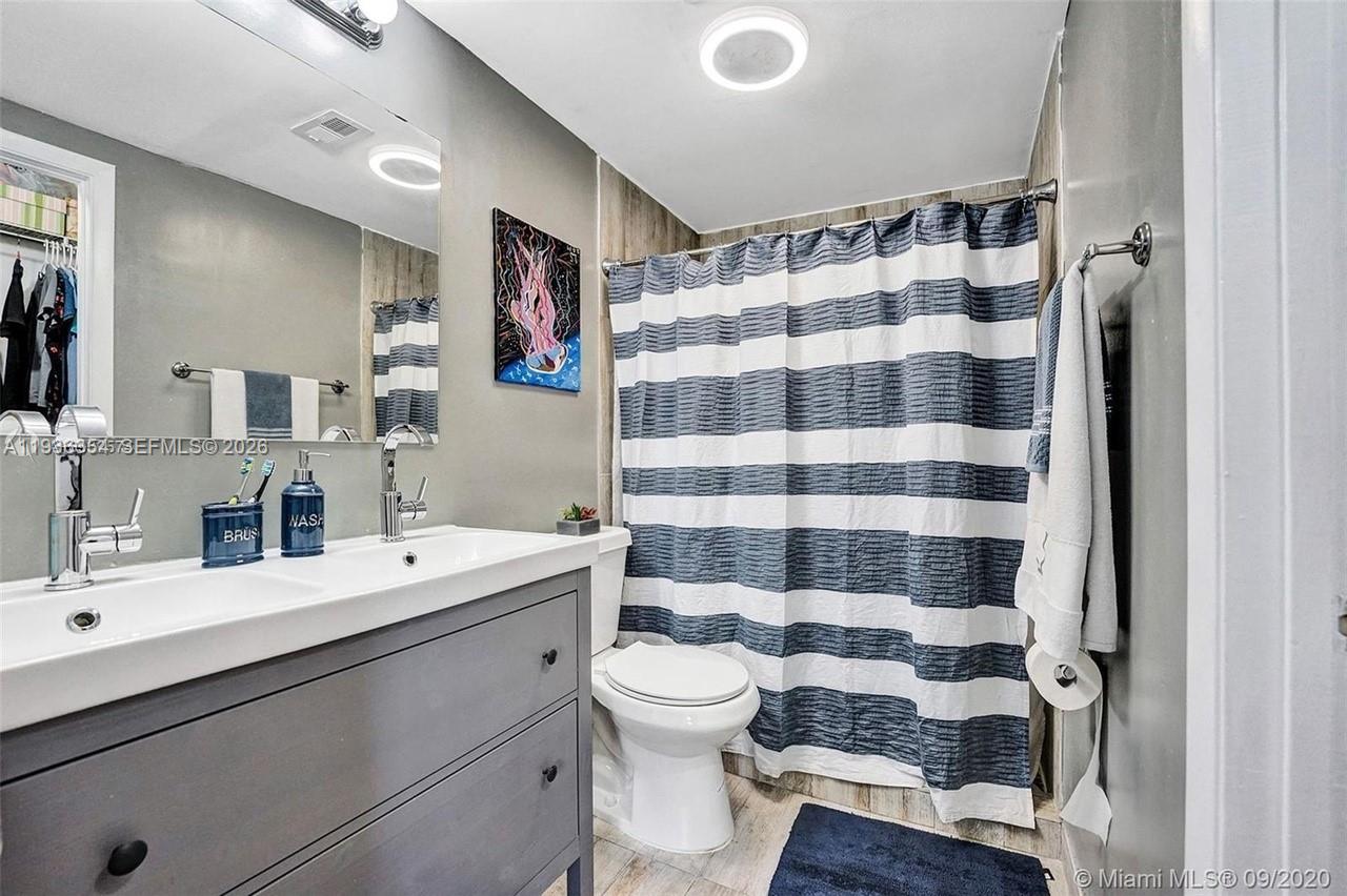 8925 Springtree Lakes Drive Sunrise, FL 33351 - Photo 30 of 38