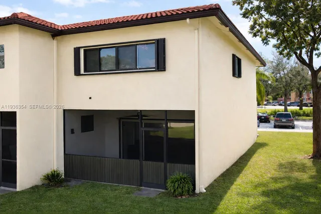 $375,000 | 8925 Springtree Lakes Drive, Sunrise, FL 33351