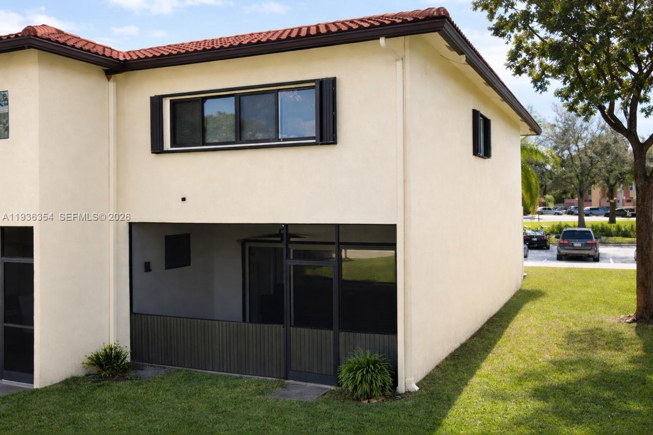 8925 Springtree Lakes Drive Sunrise, FL 33351 - Photo 7 of 38