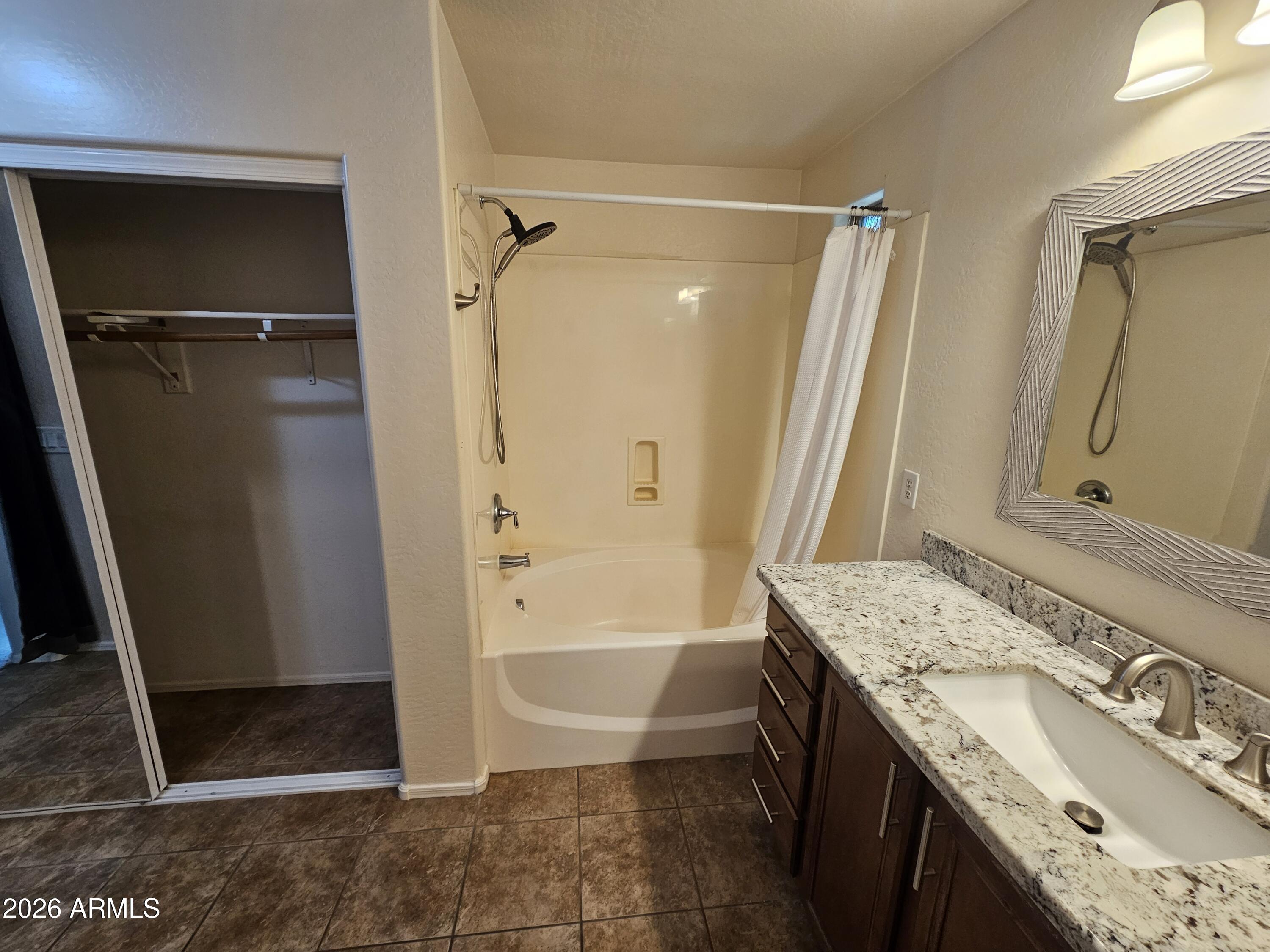 1638 South Martingale Road Gilbert, AZ 85295 - Photo 10 of 22 Martingale Primary Bath 3