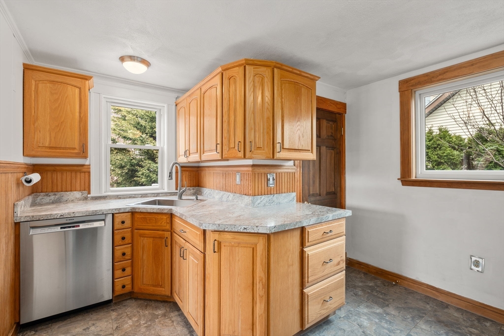 4 Edwin Street Quincy, MA 02171 - Photo 10 of 30