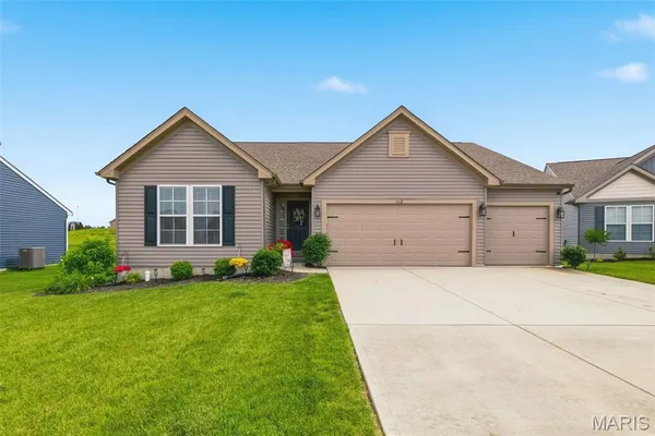 $369,000 | 112 Yellowstone Drive, Troy, MO 63379