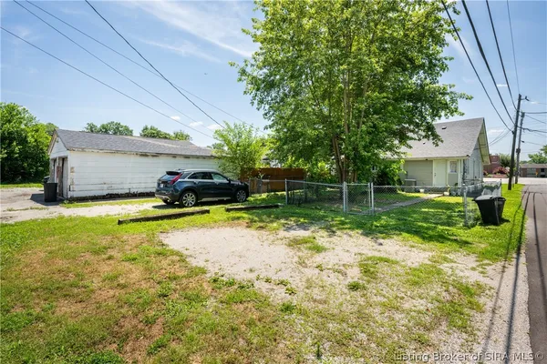 $275,000 | 101-103 East Stansifer Avenue, Clarksville, IN 47129