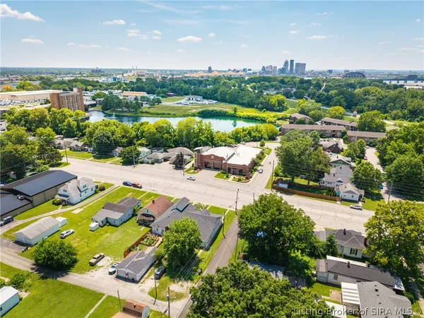 $275,000 | 101-103 East Stansifer Avenue, Clarksville, IN 47129