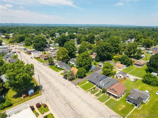 $275,000 | 101-103 East Stansifer Avenue, Clarksville, IN 47129