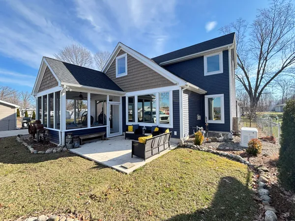 $499,900 | 201 Wildwood Beach Road, Quincy, MI 49082