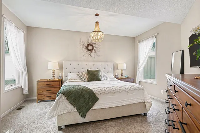 $575,000 | 201 Wildwood Beach Road, Quincy, MI 49082