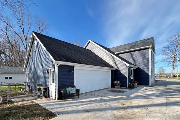 $499,900 | 201 Wildwood Beach Road, Quincy, MI 49082