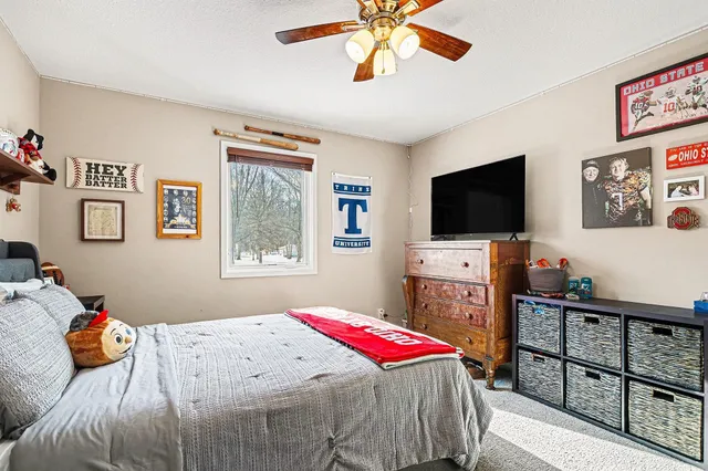 $575,000 | 201 Wildwood Beach Road, Quincy, MI 49082