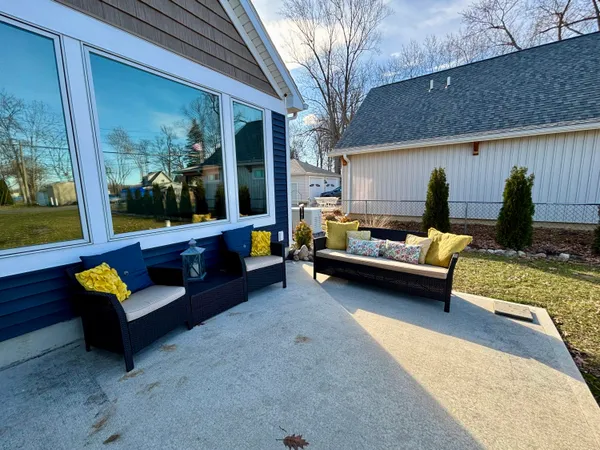 $499,900 | 201 Wildwood Beach Road, Quincy, MI 49082