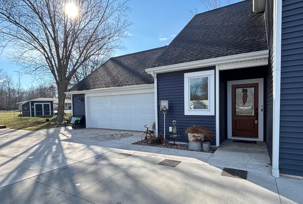 $499,900 | 201 Wildwood Beach Road, Quincy, MI 49082