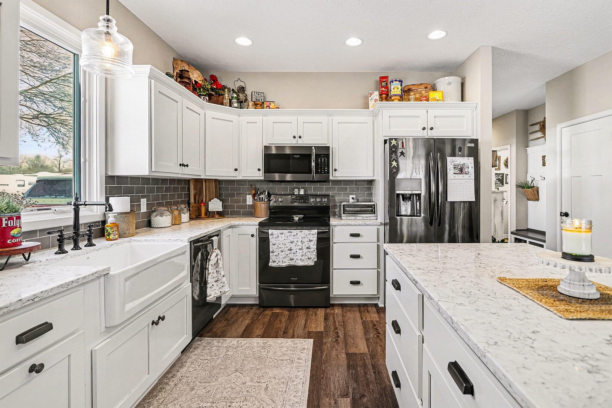 201 Wildwood Beach Road Quincy, MI 49082 - Photo 5 of 30 005_file_5422