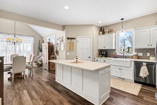 $575,000 | 201 Wildwood Beach Road, Quincy, MI 49082