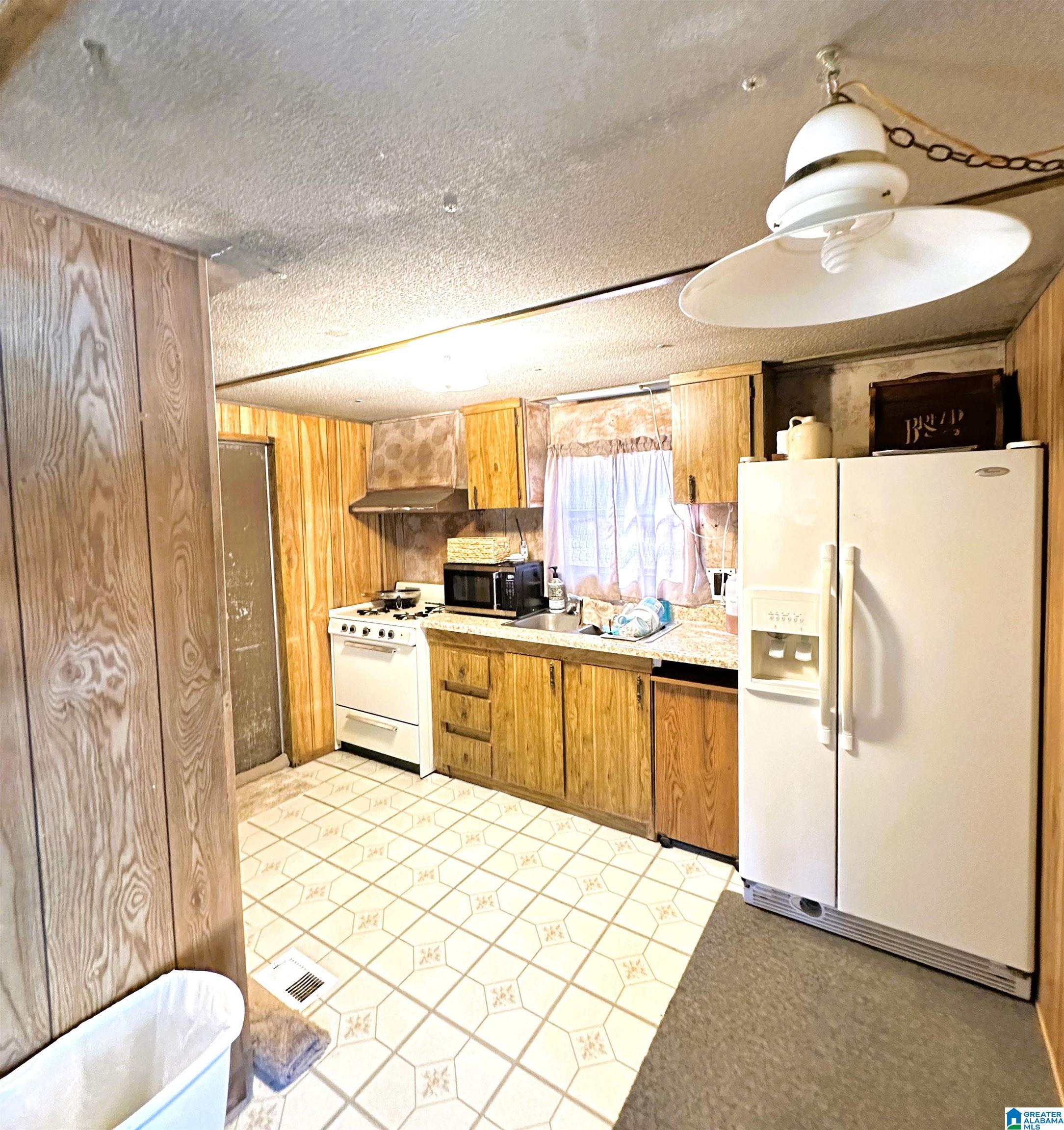 535 Oak Circle Ohatchee, AL 36271 - Photo 2 of 18