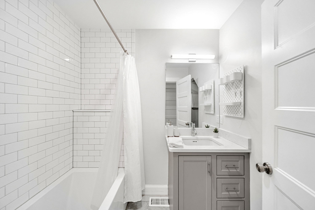 26 Hardwick Street, Unit 1 Cambridge, MA 02141 - Photo 8 of 18