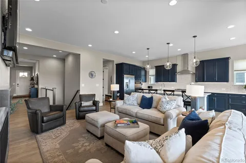 $949,000 | 7129 Canyonpoint Place, Castle Pines, CO 80108