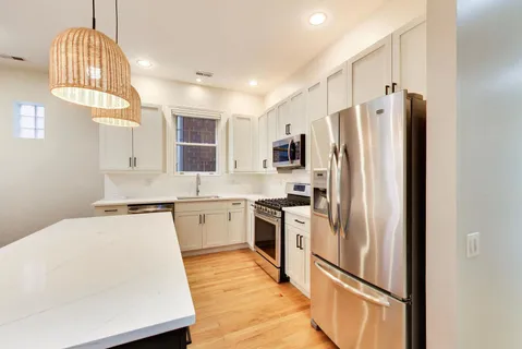 $4,250 | 1347 West Washington Boulevard, Unit 4B, Chicago, IL 60607