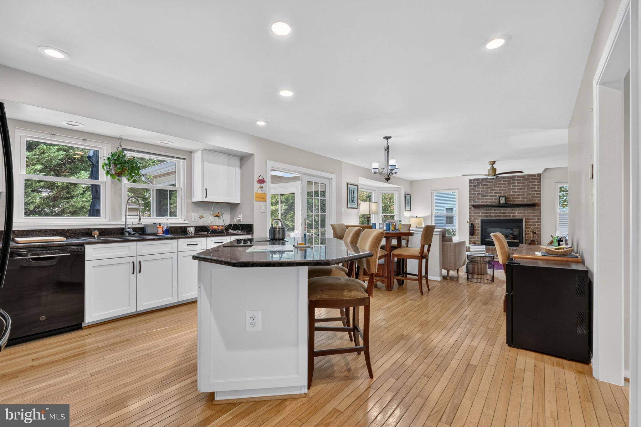 2329 Colts Brook Drive Reston, VA 20191 - Photo 6 of 36 Gallery Image 6