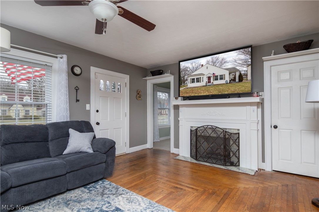 316 Ewing Road Youngstown, OH 44512 - Photo 3 of 15 Gallery Image 3