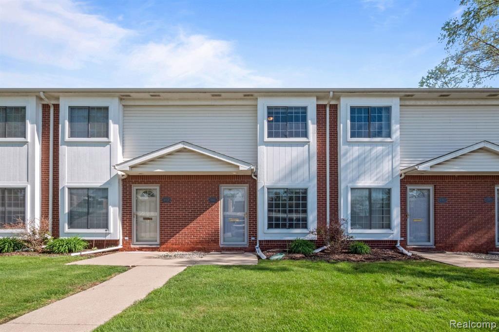4961 Crooks Road Royal Oak, MI 48073 - Photo 2 of 22