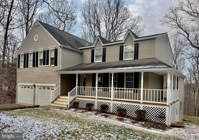 $715,000 | 5840 Ridgecrest Avenue, Warrenton, VA 20187
