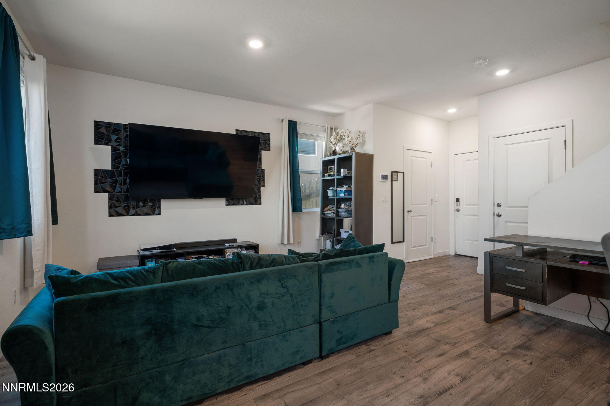 8855 Sky Wind Road Reno, NV 89506 - Photo 9 of 21 4-web-or-mls-8855 Sky Wind-5
