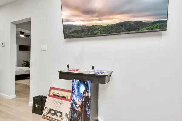 $4,000 | 2811 Winbern Street, Houston, TX 77004