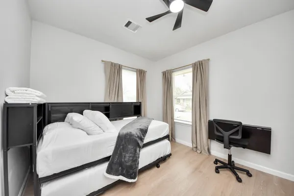 $4,000 | 2811 Winbern Street, Houston, TX 77004