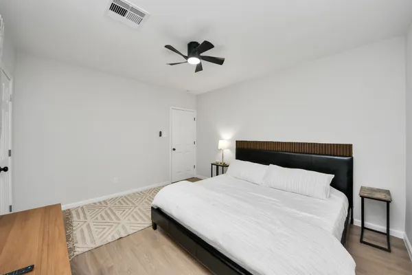 $4,000 | 2811 Winbern Street, Houston, TX 77004