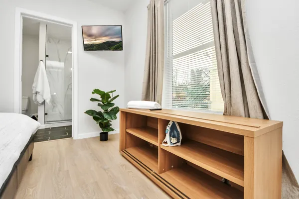 $4,000 | 2811 Winbern Street, Houston, TX 77004