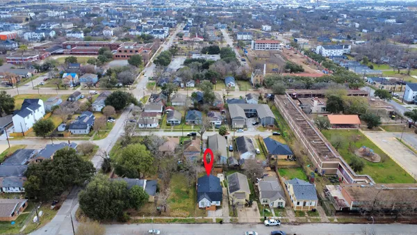 $4,000 | 2811 Winbern Street, Houston, TX 77004