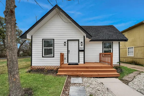 $4,000 | 2811 Winbern Street, Houston, TX 77004