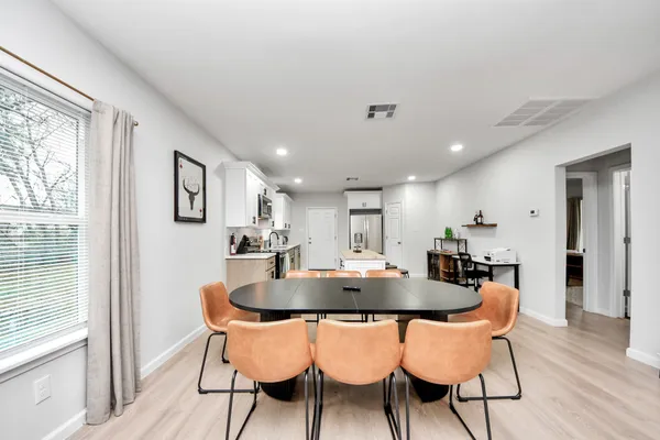 $4,000 | 2811 Winbern Street, Houston, TX 77004