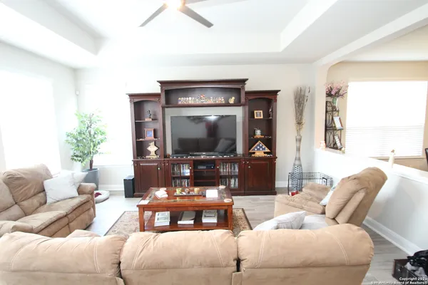 $2,700 | 6055 Akin Circle, San Antonio, TX 78261