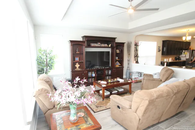 $2,700 | 6055 Akin Circle, San Antonio, TX 78261