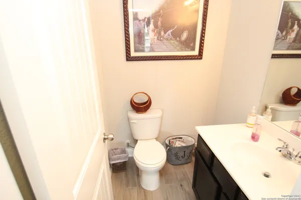 $2,700 | 6055 Akin Circle, San Antonio, TX 78261
