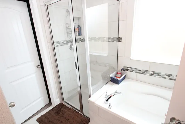 $2,700 | 6055 Akin Circle, San Antonio, TX 78261