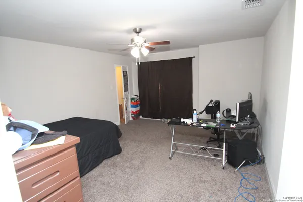 $2,700 | 6055 Akin Circle, San Antonio, TX 78261