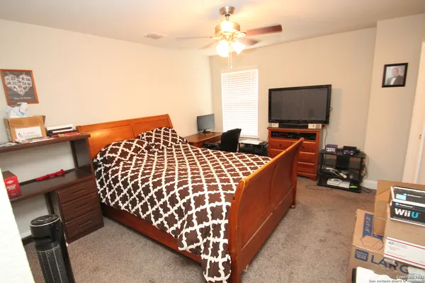 $2,700 | 6055 Akin Circle, San Antonio, TX 78261