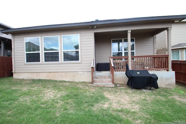 $2,700 | 6055 Akin Circle, San Antonio, TX 78261