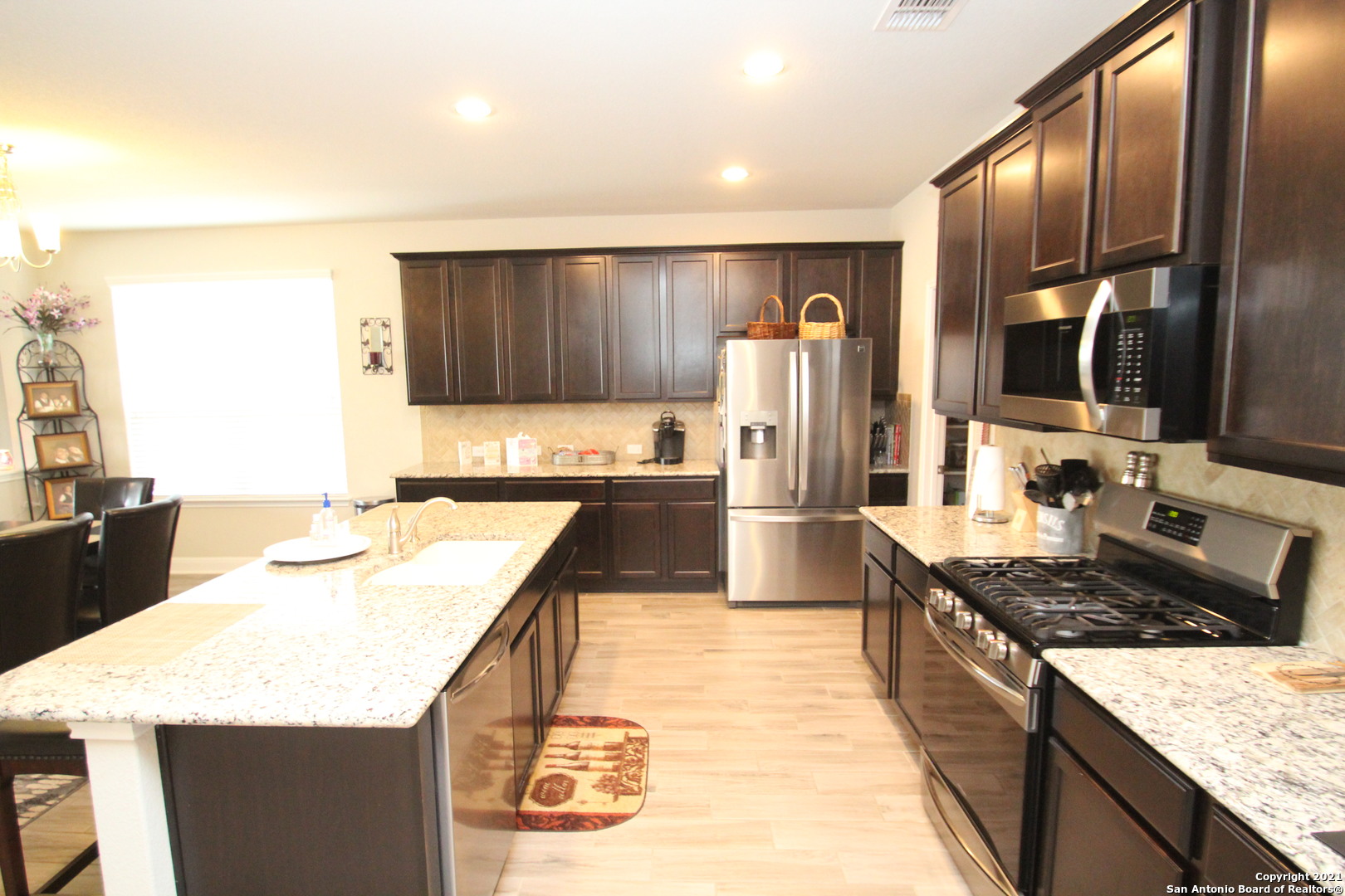 6055 Akin Circle San Antonio, TX 78261 - Photo 9 of 35