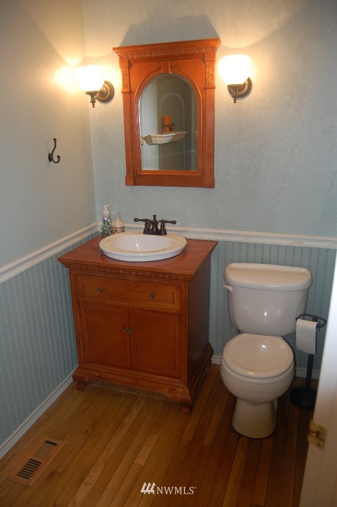 2314 Northeast 28th Street Renton, WA 98056 - Photo 14 of 25