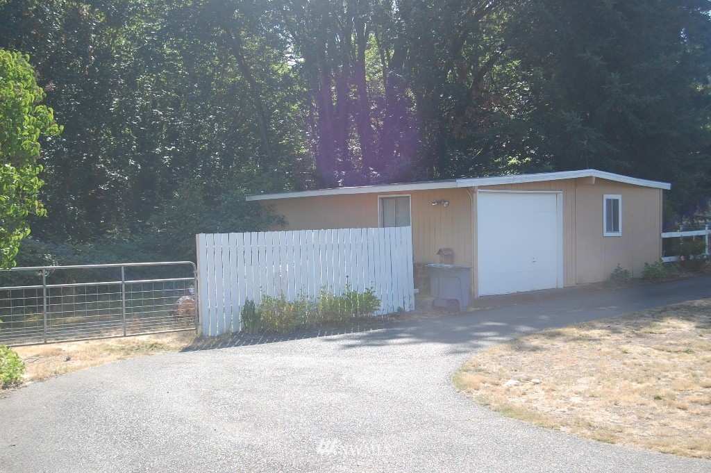 2314 Northeast 28th Street Renton, WA 98056 - Photo 3 of 25