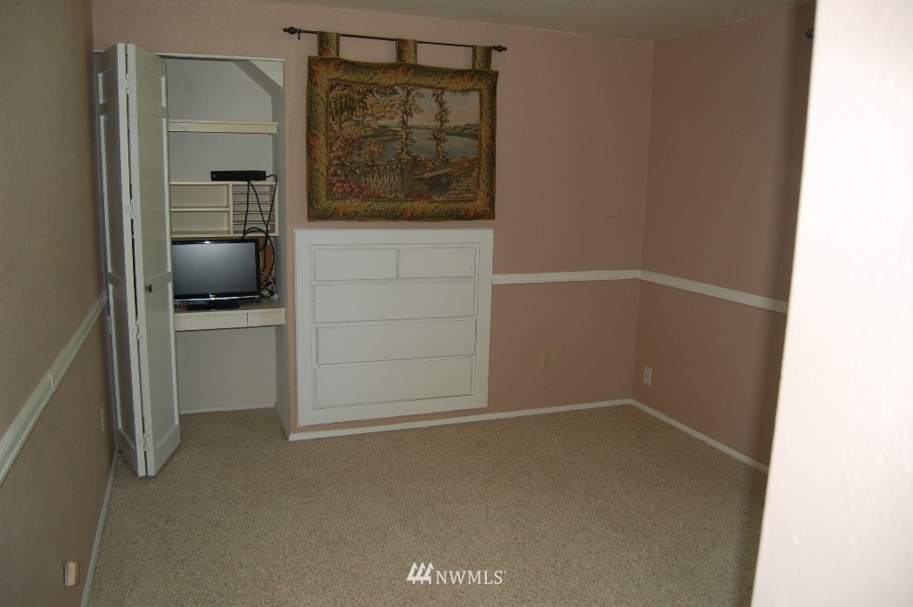 2314 Northeast 28th Street Renton, WA 98056 - Photo 21 of 25