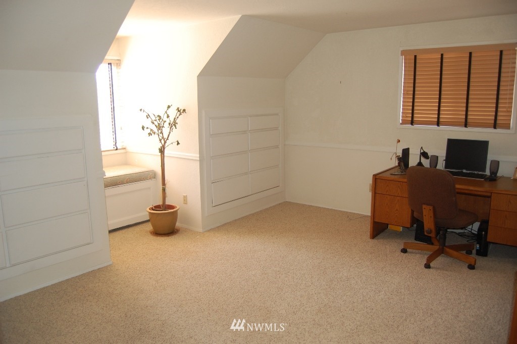 2314 Northeast 28th Street Renton, WA 98056 - Photo 23 of 25